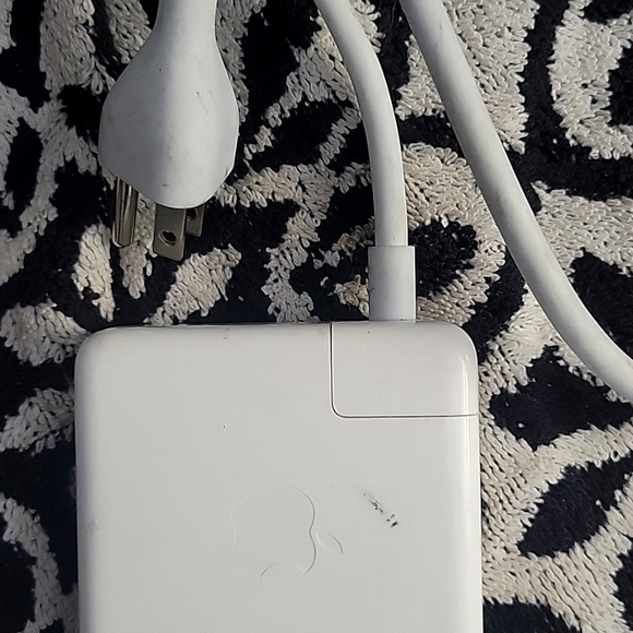 Apple 85 W Magsafe 2 Power Adapter for Mac book pro with retina display - Picture 5 of 9